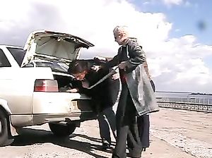 Шаболды связали мужика и поебались с ним