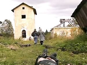 Русские нимфоманки накинулись на бедного пацанчика