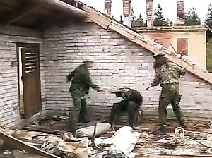 Две молодые сучки затрахали бедного молодого паренька