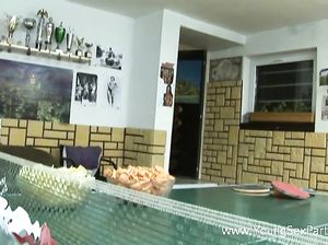 Корпоратив закончился групповушкой для грудастой брюнетки