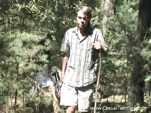 Парень занялся сексом с малознакомой девушкой на природе