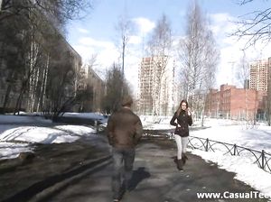 Телка с маленькими титьками не против ебли на первом свидании