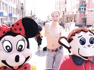 Голые приколы с нашими русскими красотками