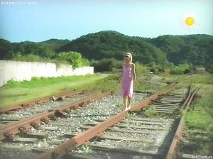 Наталья Волкова обожает показывать маленькие сиськи и мохнатую киску
