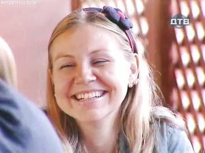 Настя раздевается перед дедами