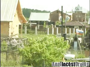 Мама с большими сиськами дала сыну в анал