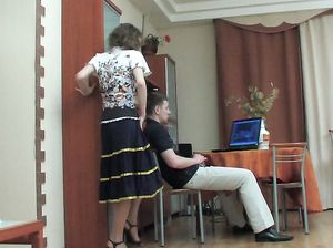 Русский парень имеет волосатую письку зрелой соседки