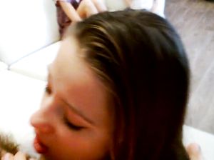 Пошалила в постели с подругой и парнем