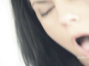 Лысый чувак отлизал милахе