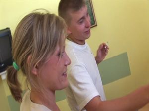 Напившись водки, друзья устроили пьяную групповуху