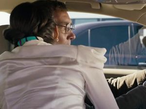 Богатый папик шпилит молоденькую любовницу