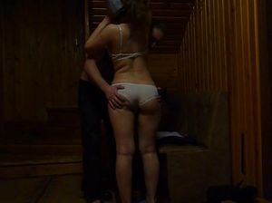 Русская сучка жарко потрахалась в сауне