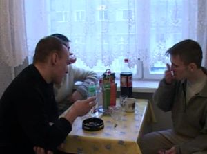 Три алкаша пустили по кругу знакомую давалку