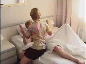 Мужик силой взял бедняжку