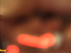 Малышка занимается любовью с тремя парнями