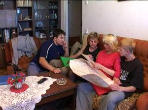 Студенты совратили и знатно выебали втроем свою зрелую преподшу