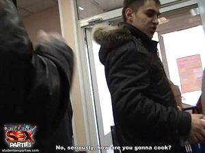 Студенты медицинского университета занялись групповым сексом