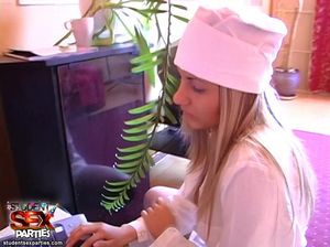 Студенты медицинского университета занялись групповым сексом