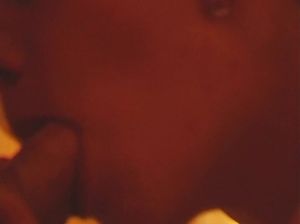 Мужчина записал на камеру домашний секс с красивой блондинкой