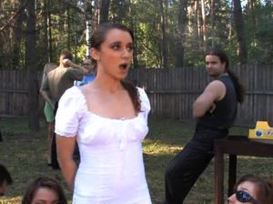 Дружная компания устроила безудержную оргию на природе