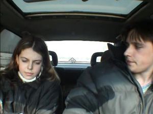 Русский парень перепихнулся с девушкой в автомобиле зимой