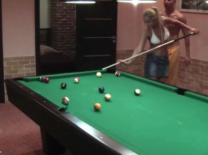 Выиграл в бильярд у студентки и кончил ей в задницу