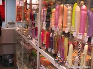 Сразу три юные милашки с косичками потрахались с незнакомцем