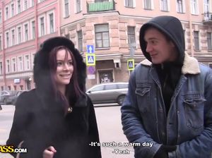 Два пикапера развели сучку на секс в подсобке