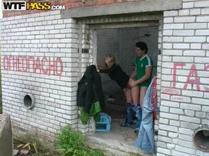 Пикапер долбит в задницу русскую профуру