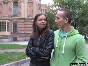 Познакомился с телкой на Неве и повел домой жахаться