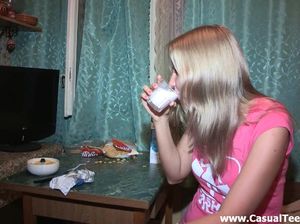 Привел подругу домой, полизал ей и выебал