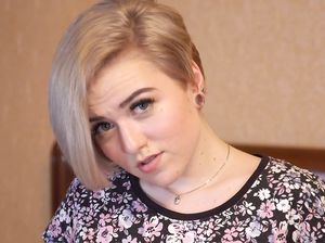 Длительный бурный оргазм Наташи от собственных ласк