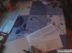 Ксения за два билета поебалась с незнакомцем