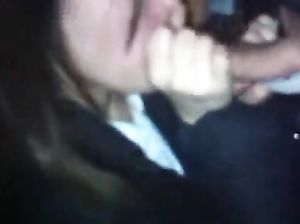 Лена сделала минет от 1 лица в парке