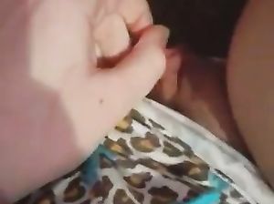 Алёна в Periscope показывает ножки и пизду