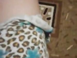 Алёна в Periscope показывает ножки и пизду