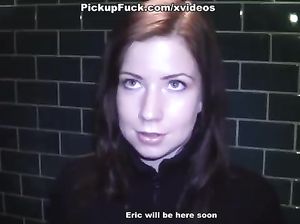 Девушка с аппетитной грудью сделала минет за деньги