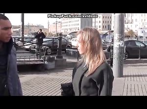 За бабки Лариса готова сосать в туалете