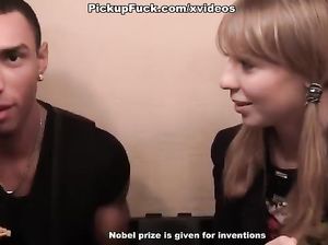 Пикапер за деньги вогнал член в задницу телки