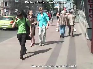 Милаха сделала минет на улице за деньги