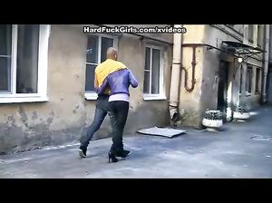 Три урода силой трахают неприступную девушку