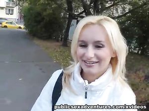Сука пошла ебаться в парк за деньги