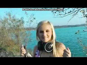 Юля послушала музыку и после сделала минет от первого лица