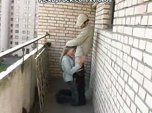 Карина отсосала любимому на балконе дома