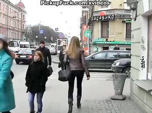 Чувак заплатил девке за секс в туалете