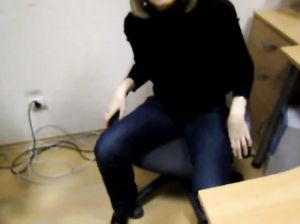 Минетчица согласилась отсосать пенис перед камерой