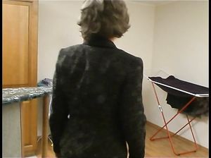 Мамаша вылизала пизду дочери
