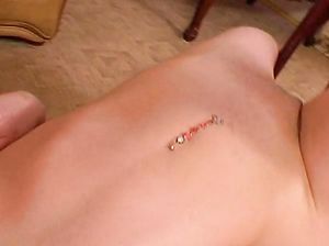Шалунья со спортивным телом сняла эротический танец