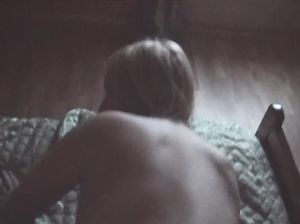 Регина взяла пенис в рот и пососала