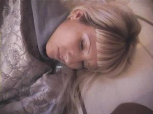 Алена трахается под одеялом